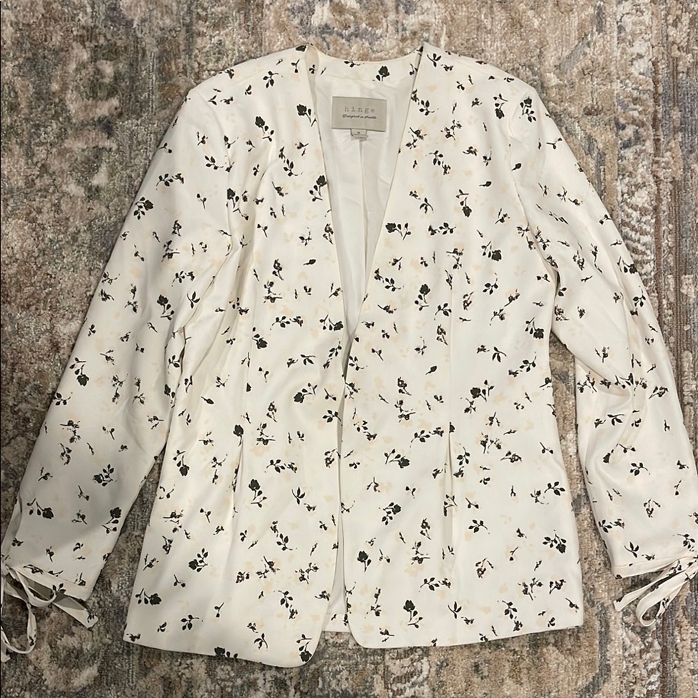 Hinge Floral Blazer